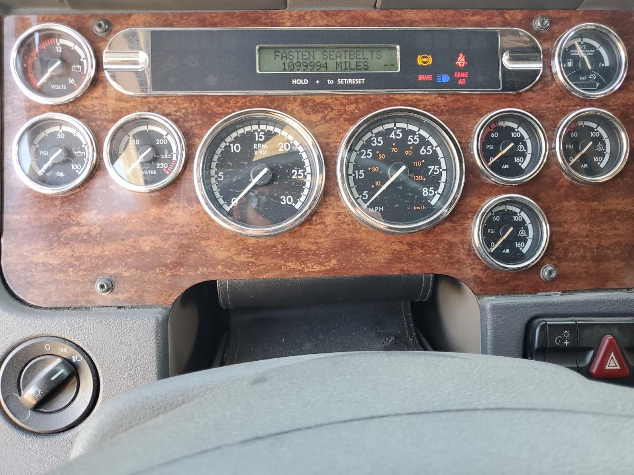 Lot #3237033022 2014 FREIGHTLINER CASCADIA 1