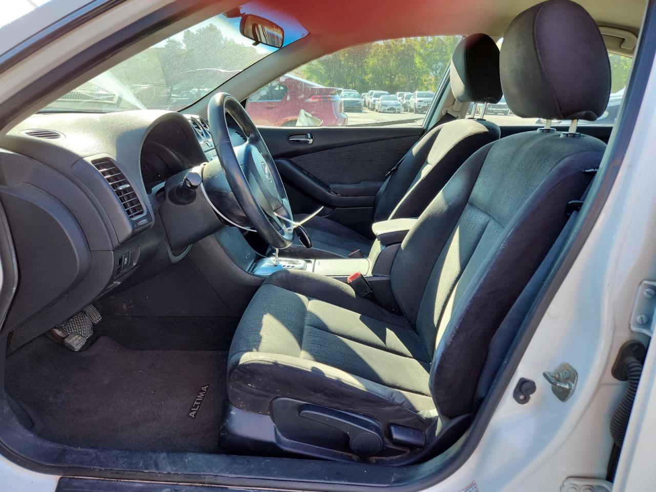NISSAN ALTIMA BASE