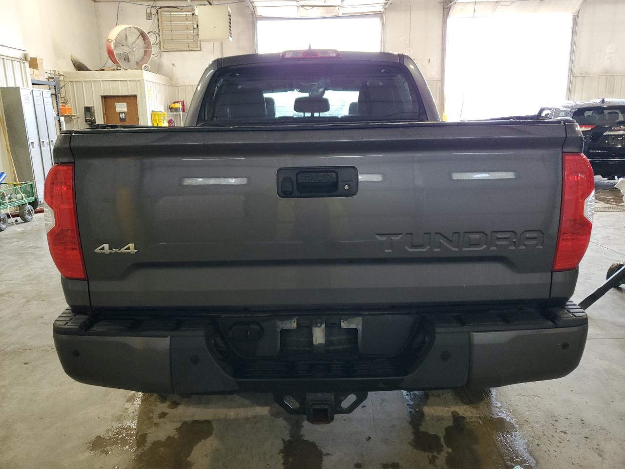 TOYOTA TUNDRA CREWMAX 1794