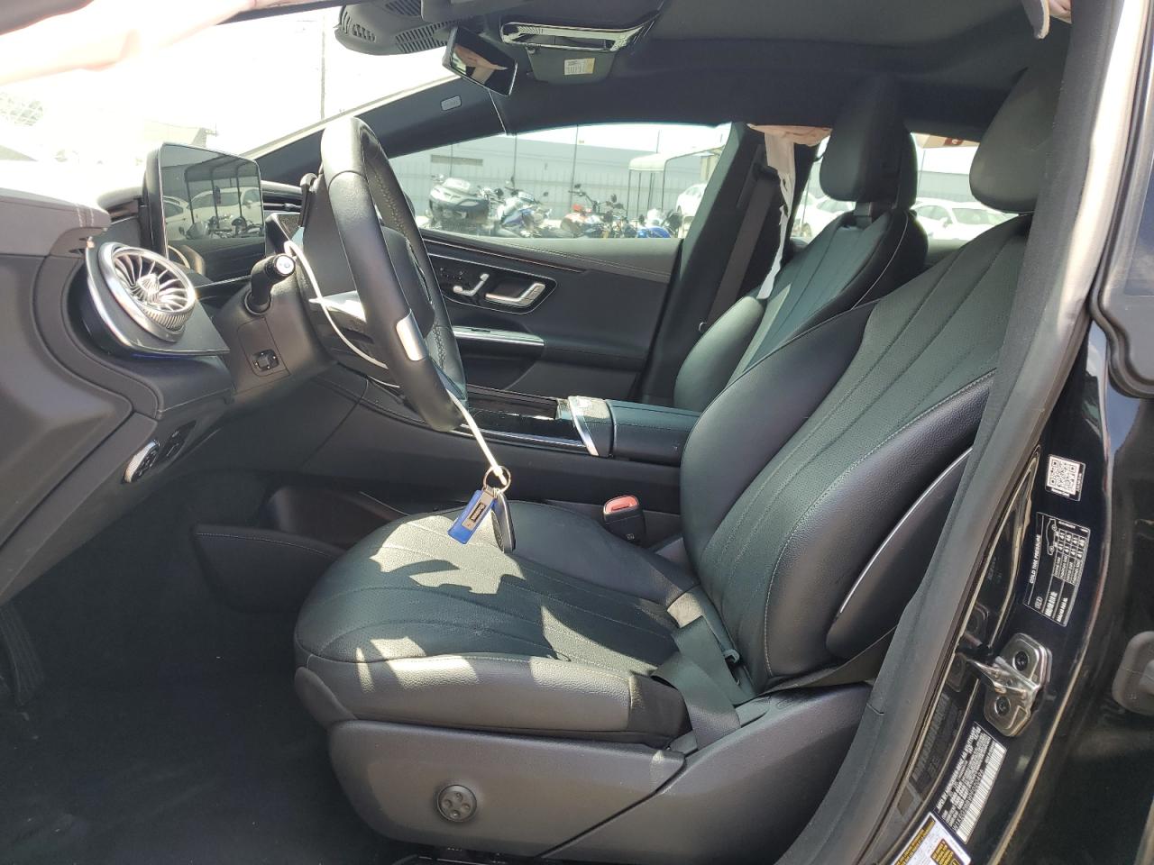 MERCEDES-BENZ EQE 350+