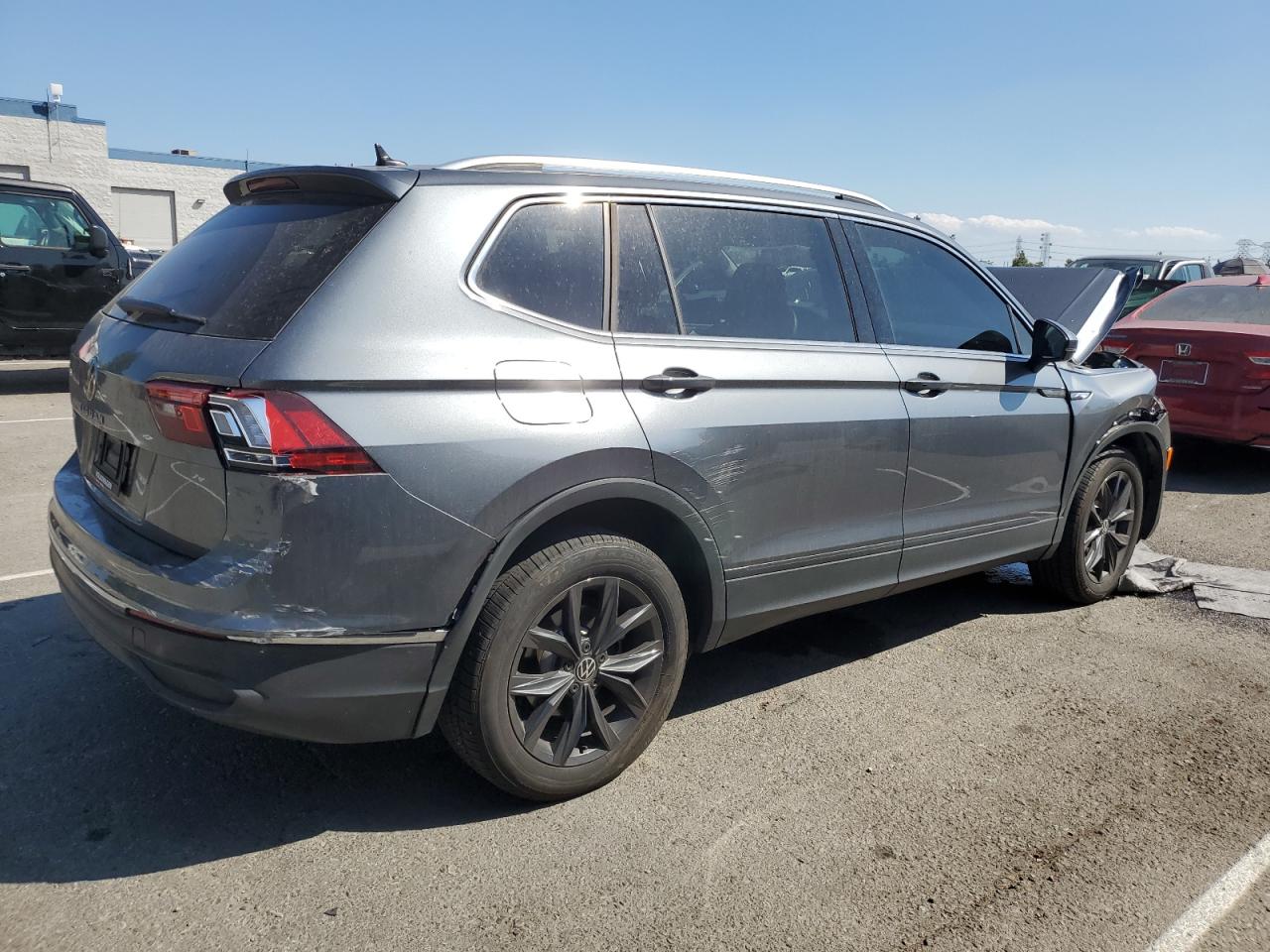 VOLKSWAGEN TIGUAN SE