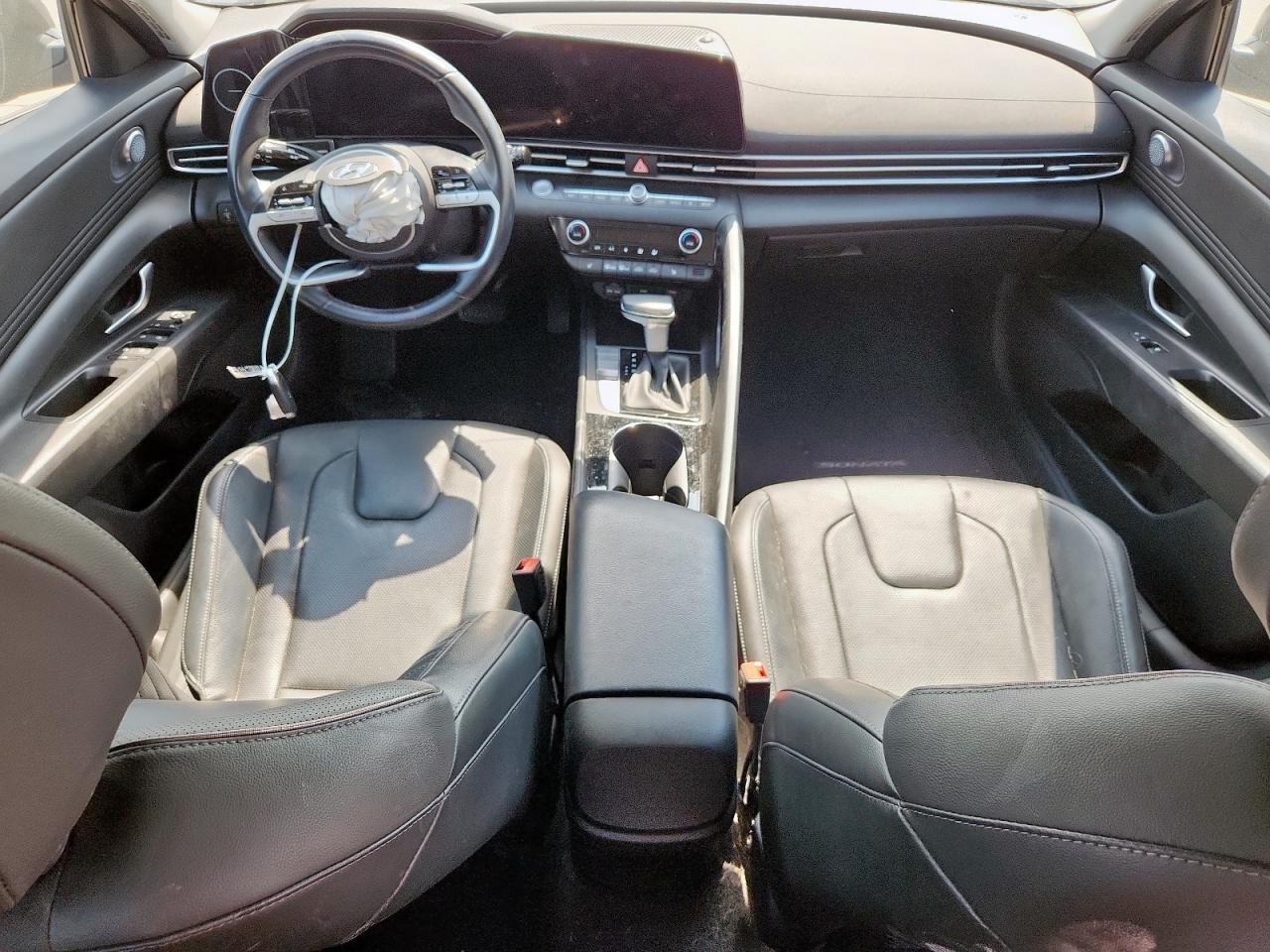 HYUNDAI ELANTRA LIMITED