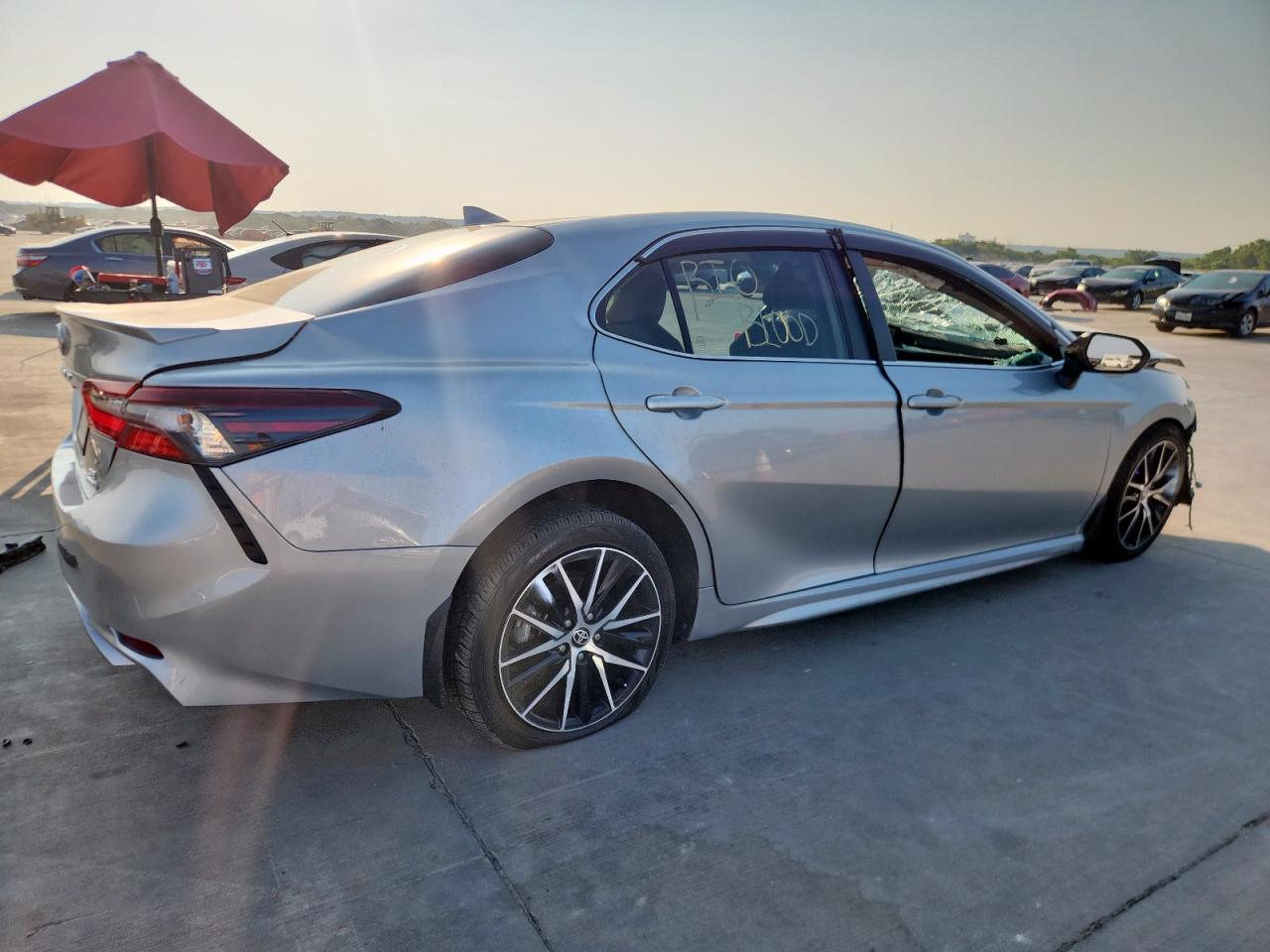 TOYOTA CAMRY SE NIGHT SHADE