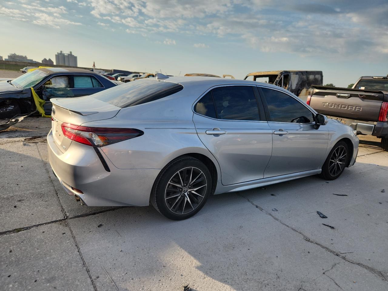 TOYOTA CAMRY SE NIGHT SHADE