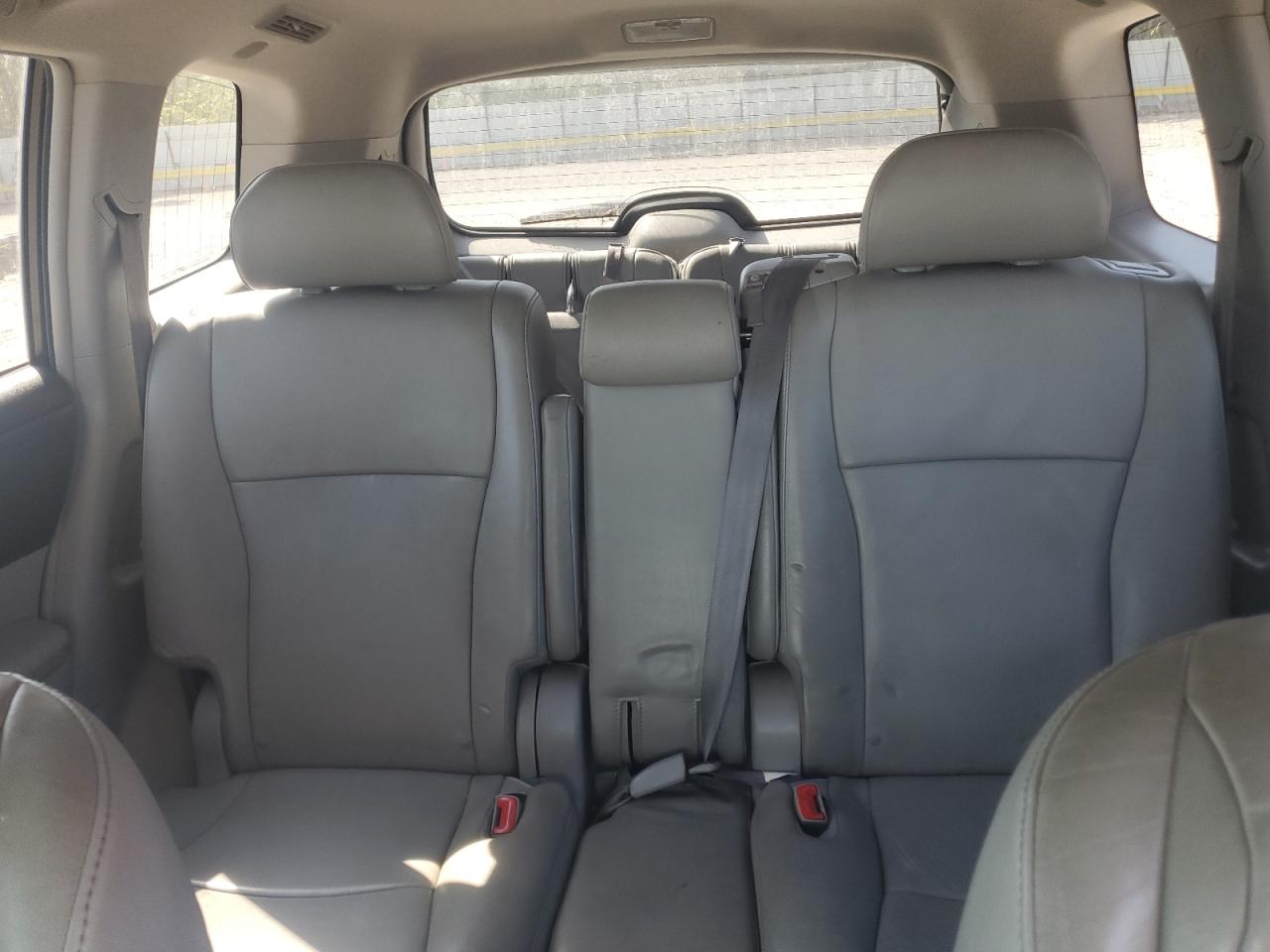 TOYOTA HIGHLANDER BASE