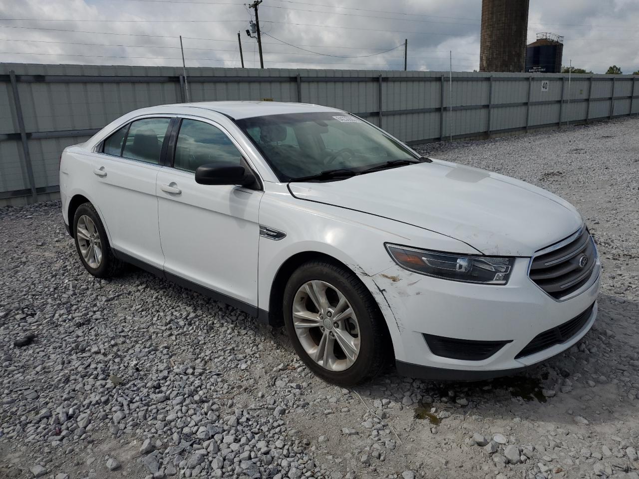 FORD TAURUS SE