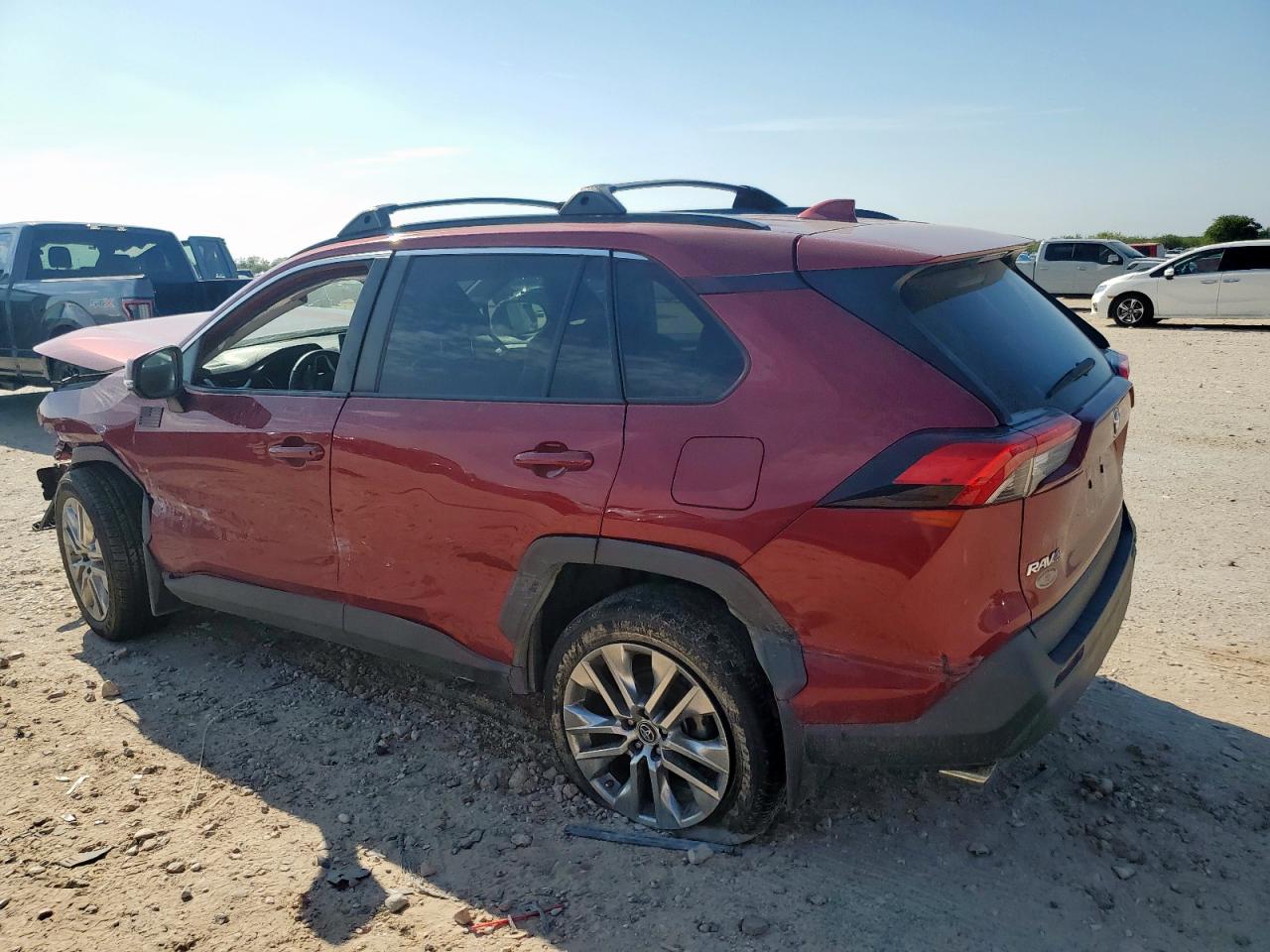 TOYOTA RAV4 XLE PREMIUM