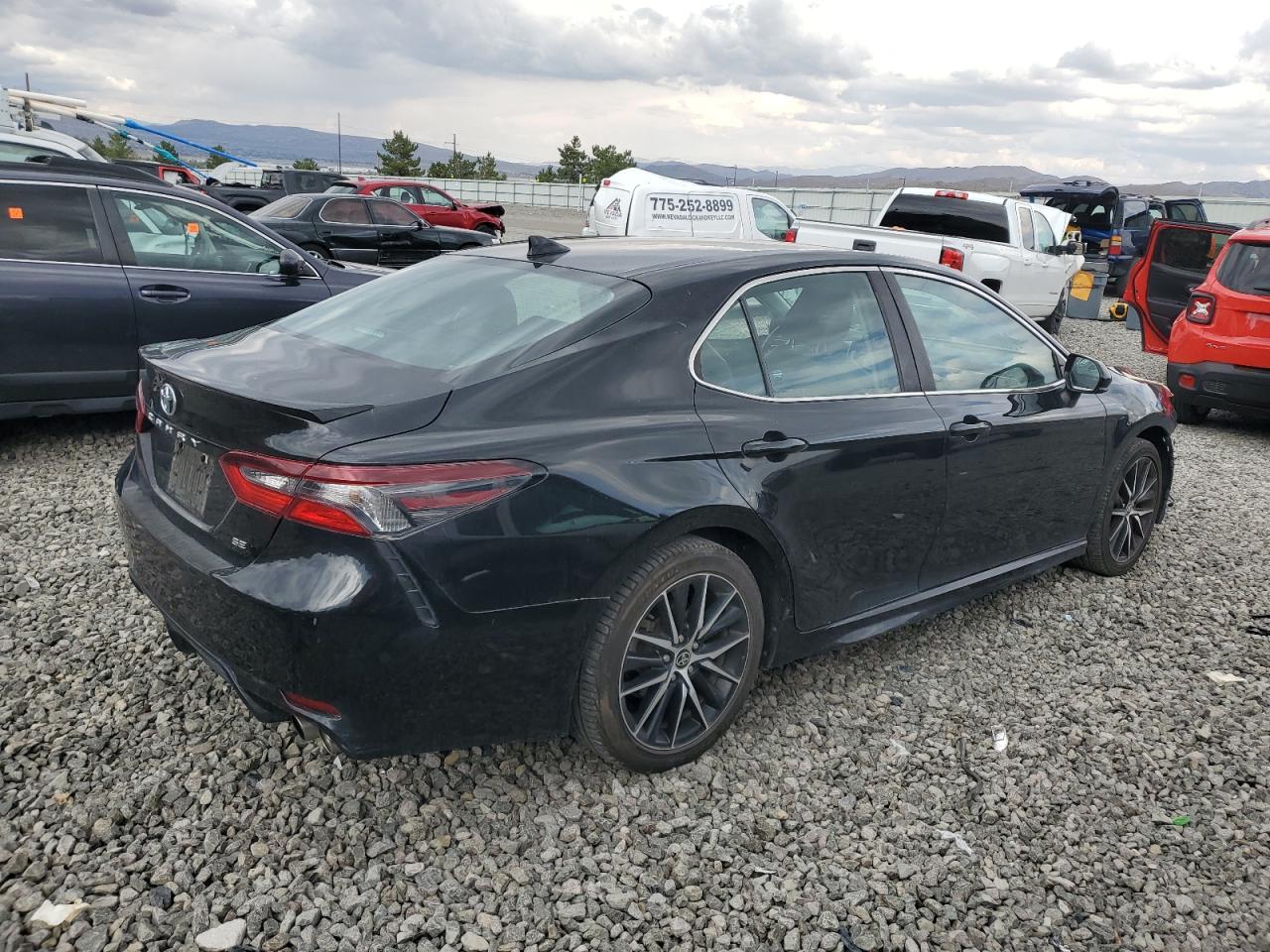 TOYOTA CAMRY SE