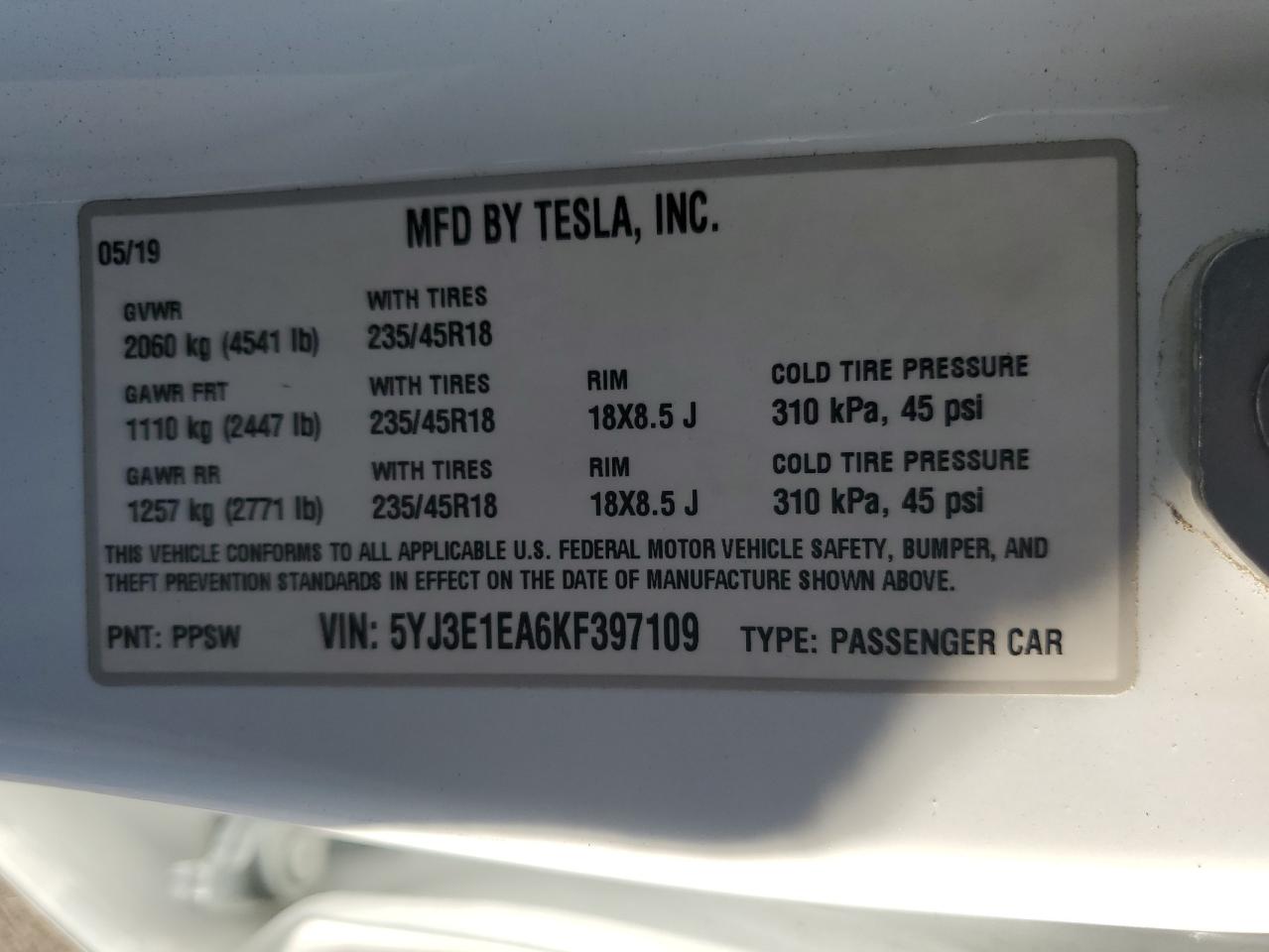 TESLA MODEL 3