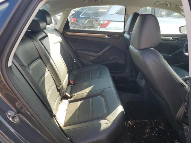 2017 VOLKSWAGEN PASSAT R-L - 1VWDT7A37HC060620