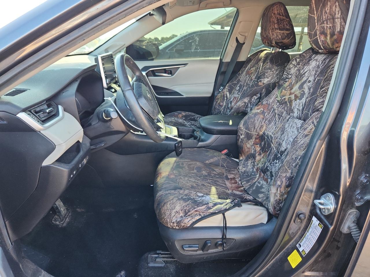 TOYOTA RAV4 XLE PREMIUM