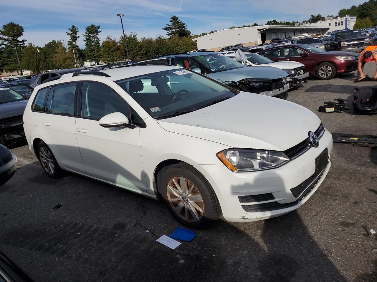 VOLKSWAGEN GOLF SPORTSVAN S