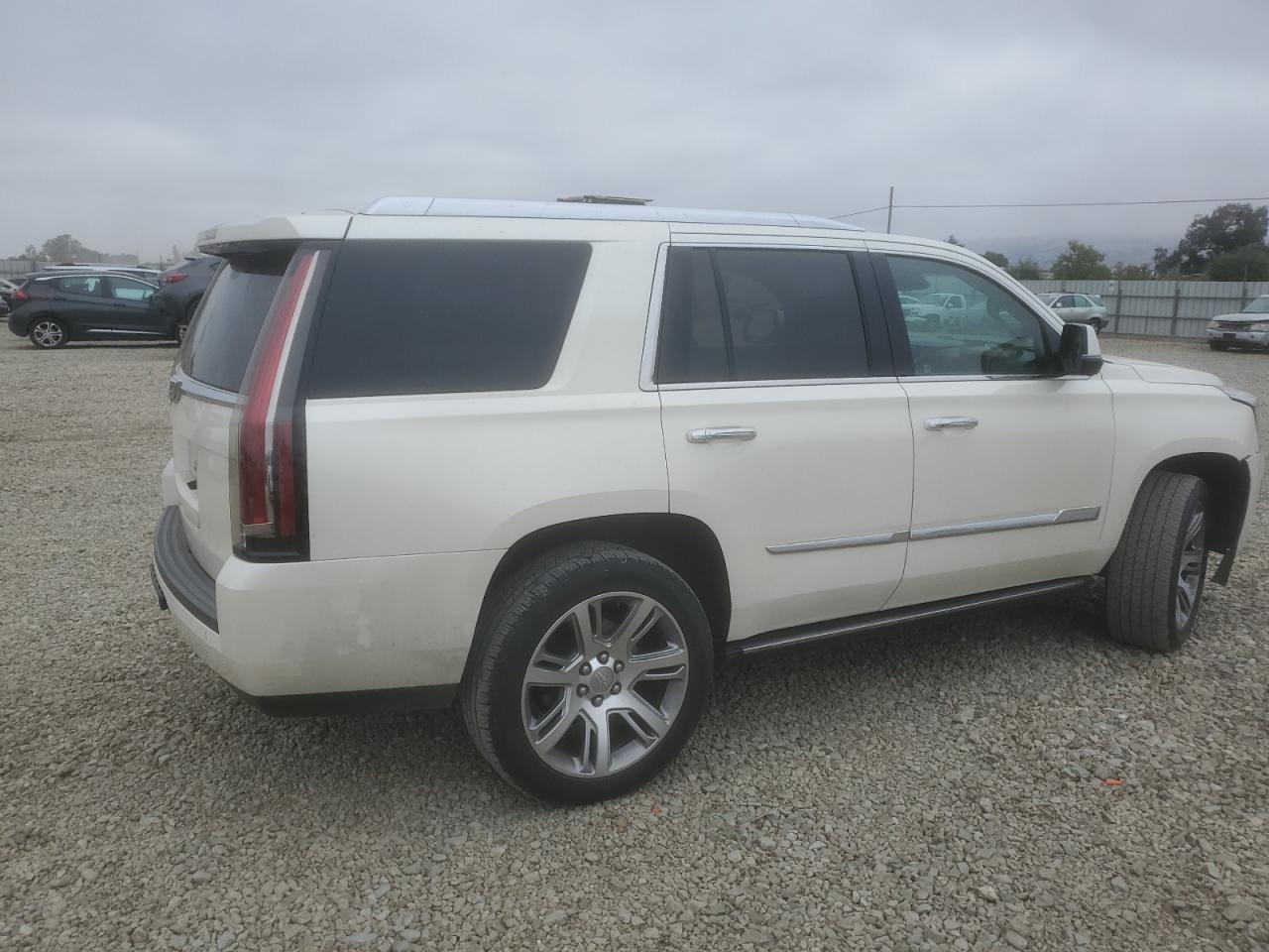 CADILLAC ESCALADE PREMIUM