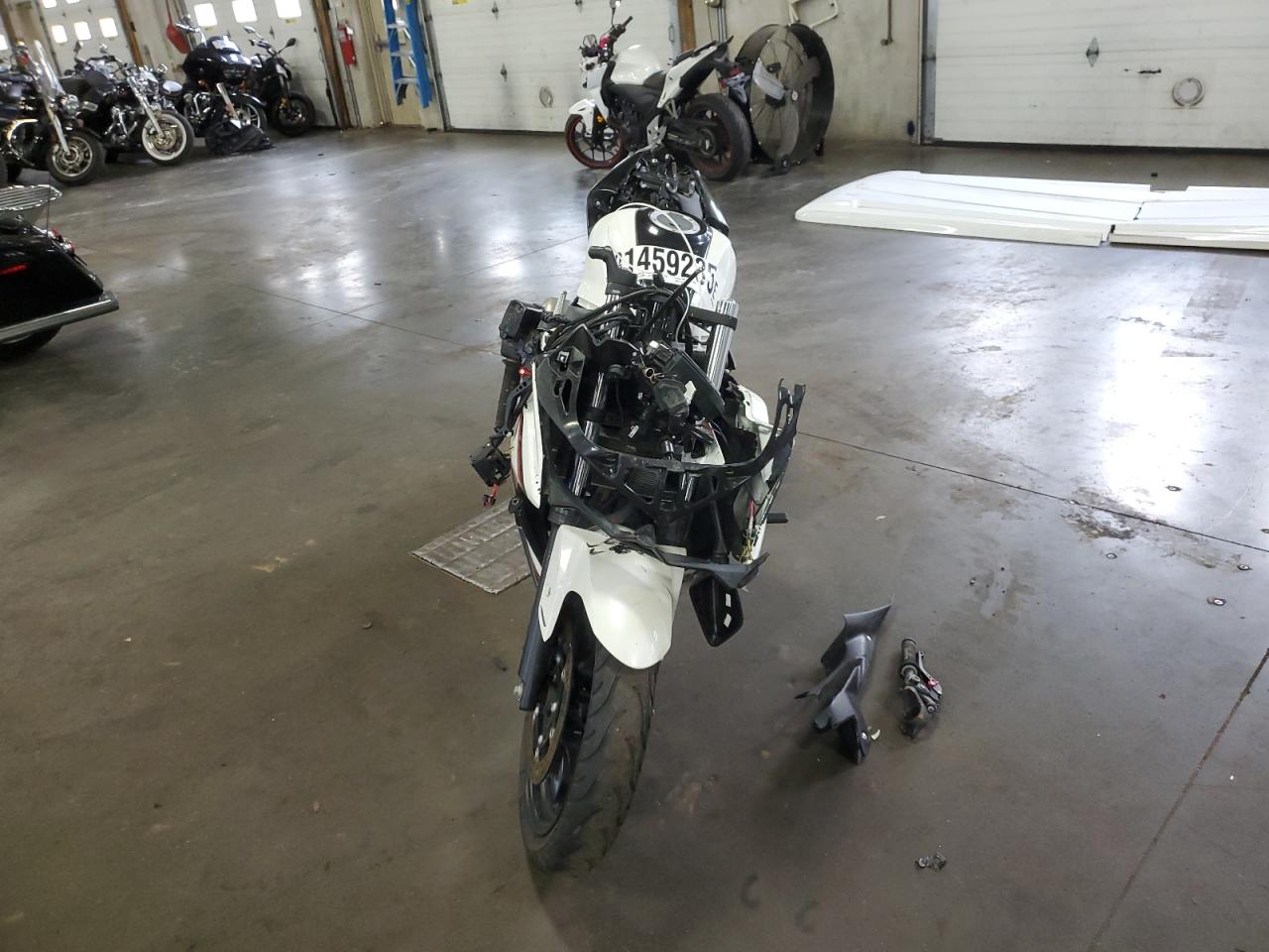 Lot #3261367493 2017 YAMAHA YZFR3 A