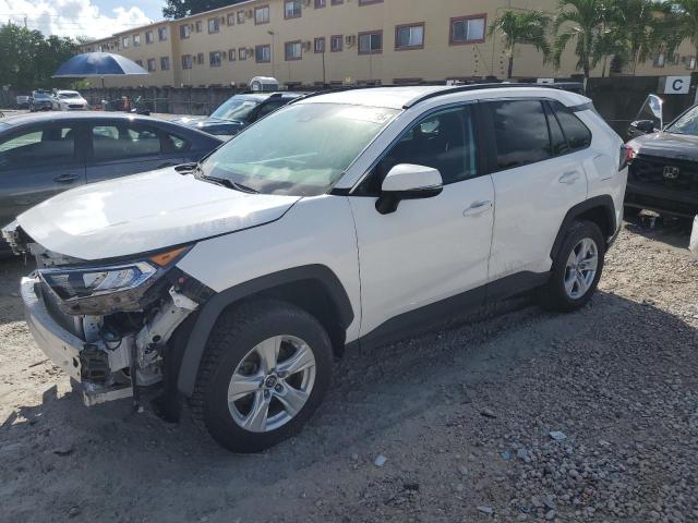 TOYOTA RAV4 XLE 2021 white  gas 2T3P1RFV5MW162159 photo #1