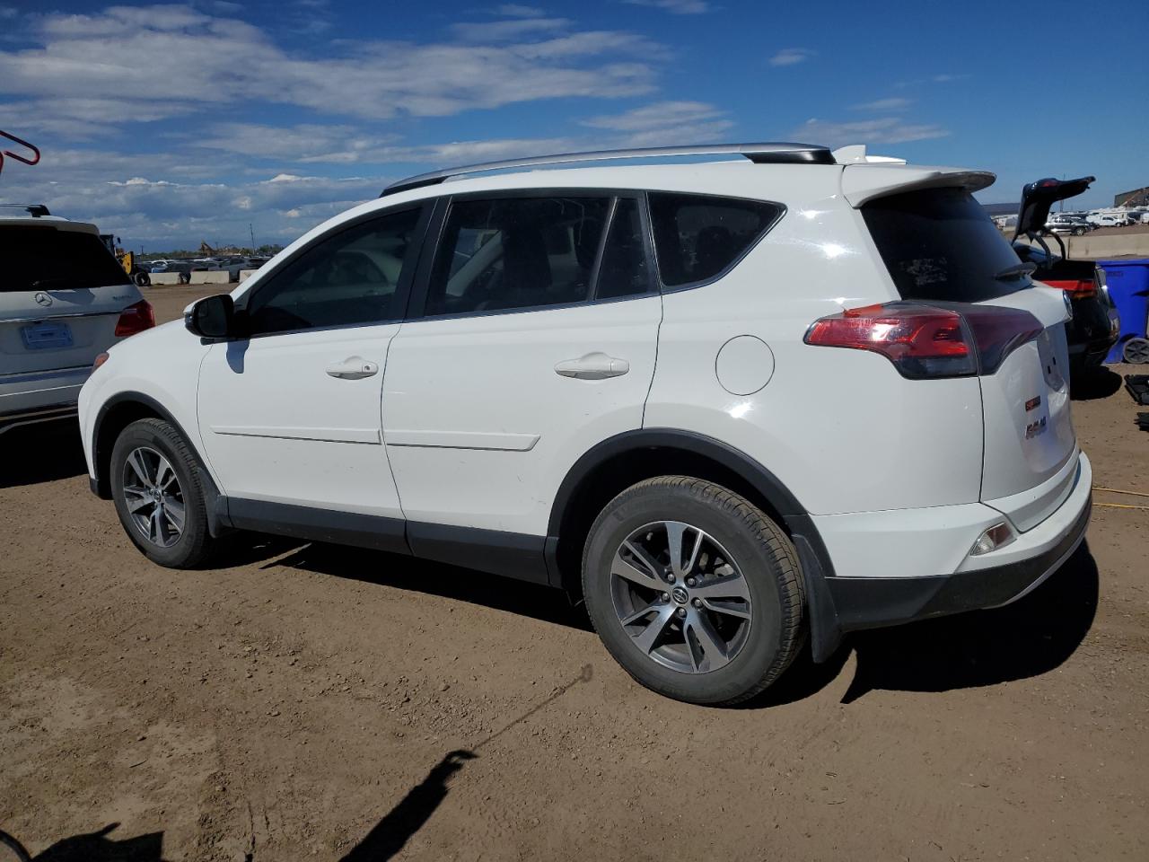 TOYOTA RAV4 XLE