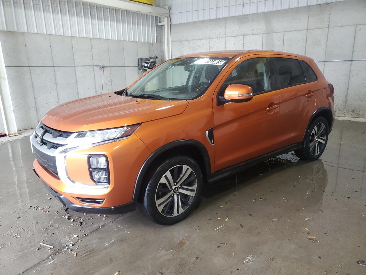 MITSUBISHI OUTLANDER ES