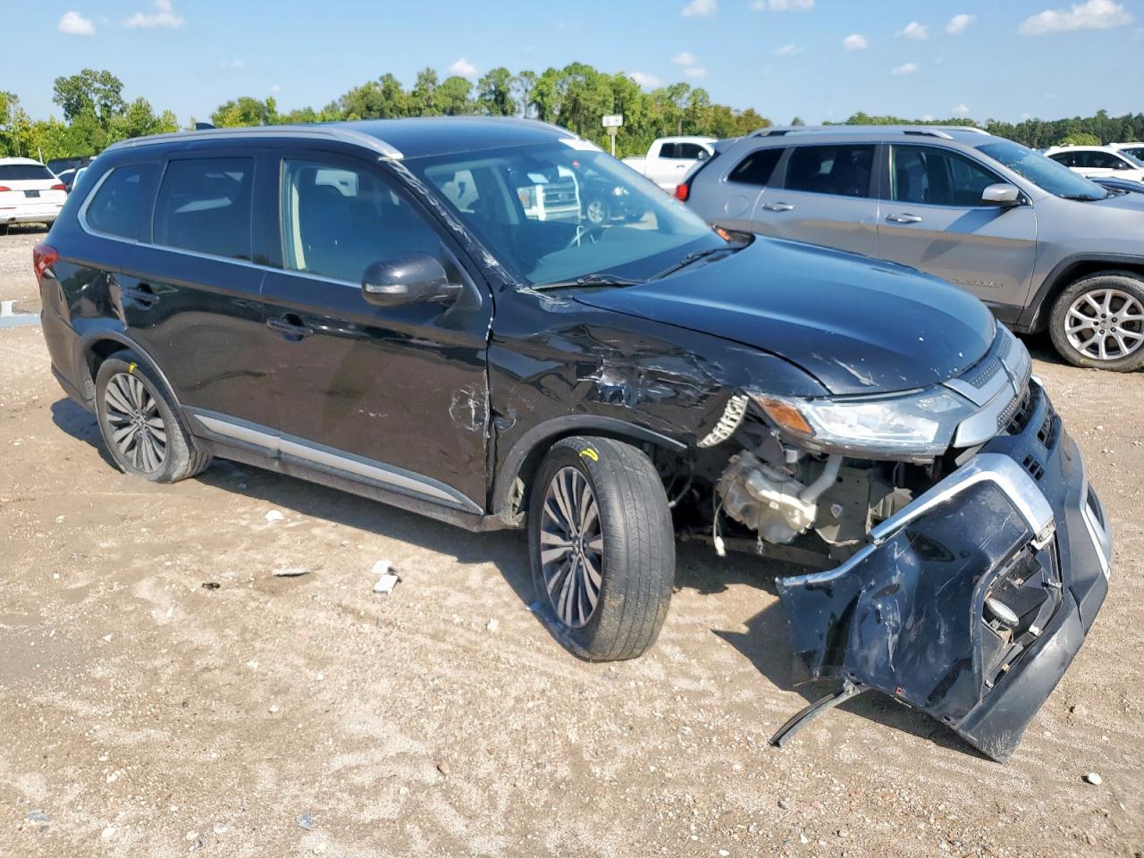 MITSUBISHI OUTLANDER SE