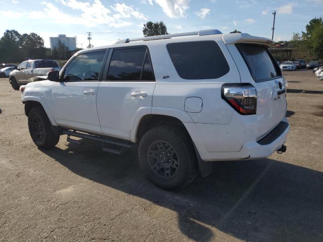 2018 TOYOTA 4RUNNER SR JTEBU5JR4J5527790