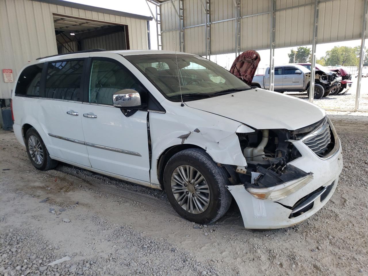 CHRYSLER TOWN & COUNTRY TOURING L