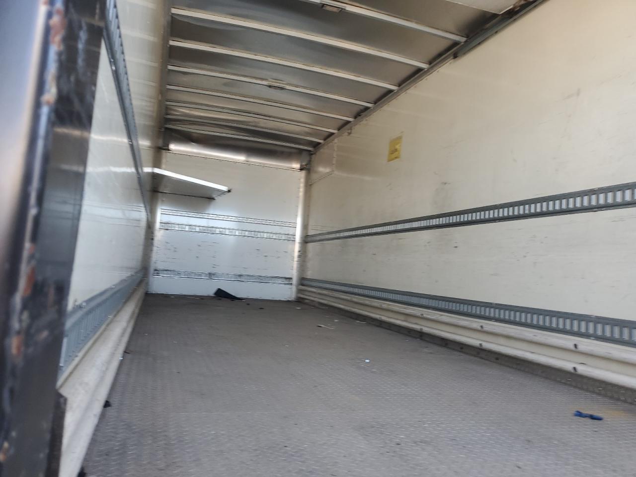 Lot #3254449141 2017 HINO 258/268