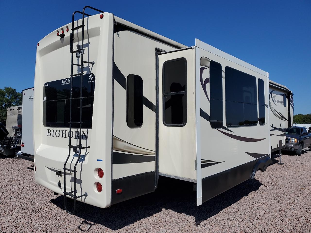 Lot #3283804440 2018 HEART LAND FIFTHWHEEL