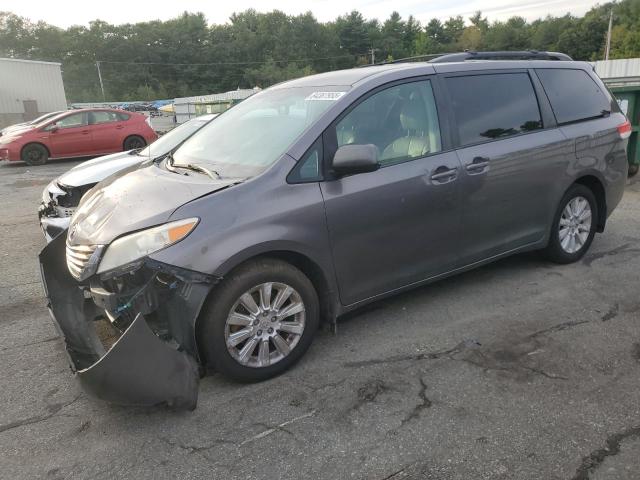 TOYOTA SIENNA LE