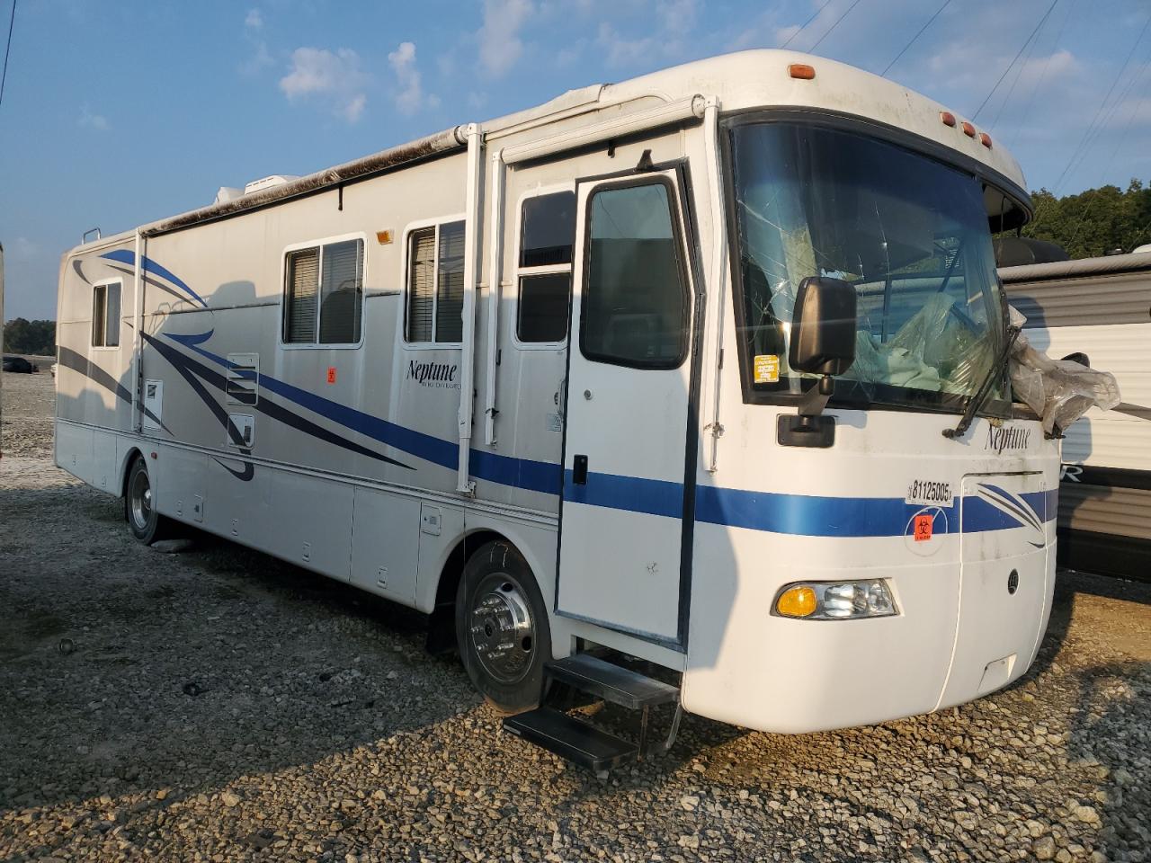 Lot #3274712800 2002 HOLDIAY RAMBLER HOLI - HOLIDAY