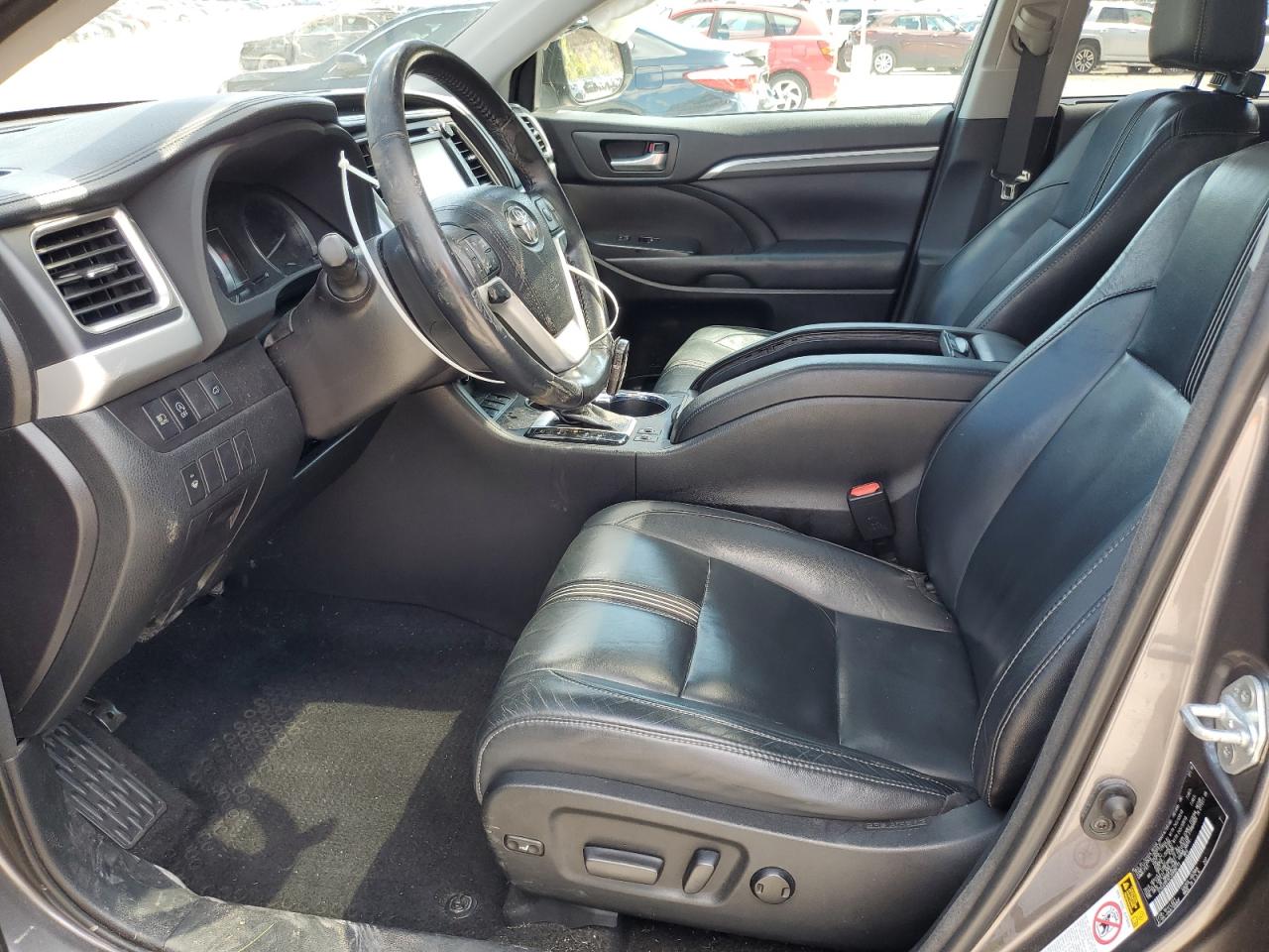 TOYOTA HIGHLANDER SE