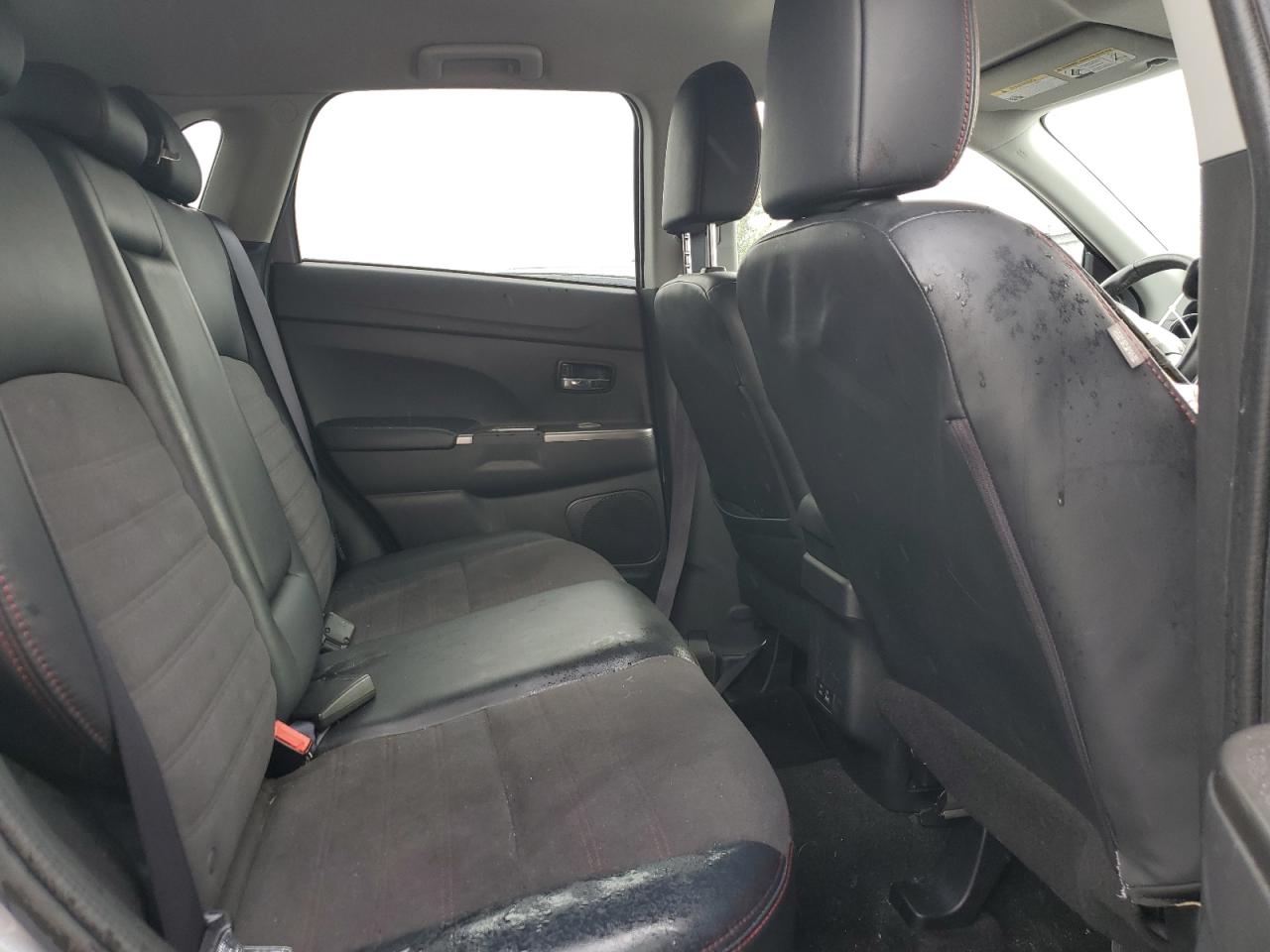 MITSUBISHI OUTLANDER S/SE