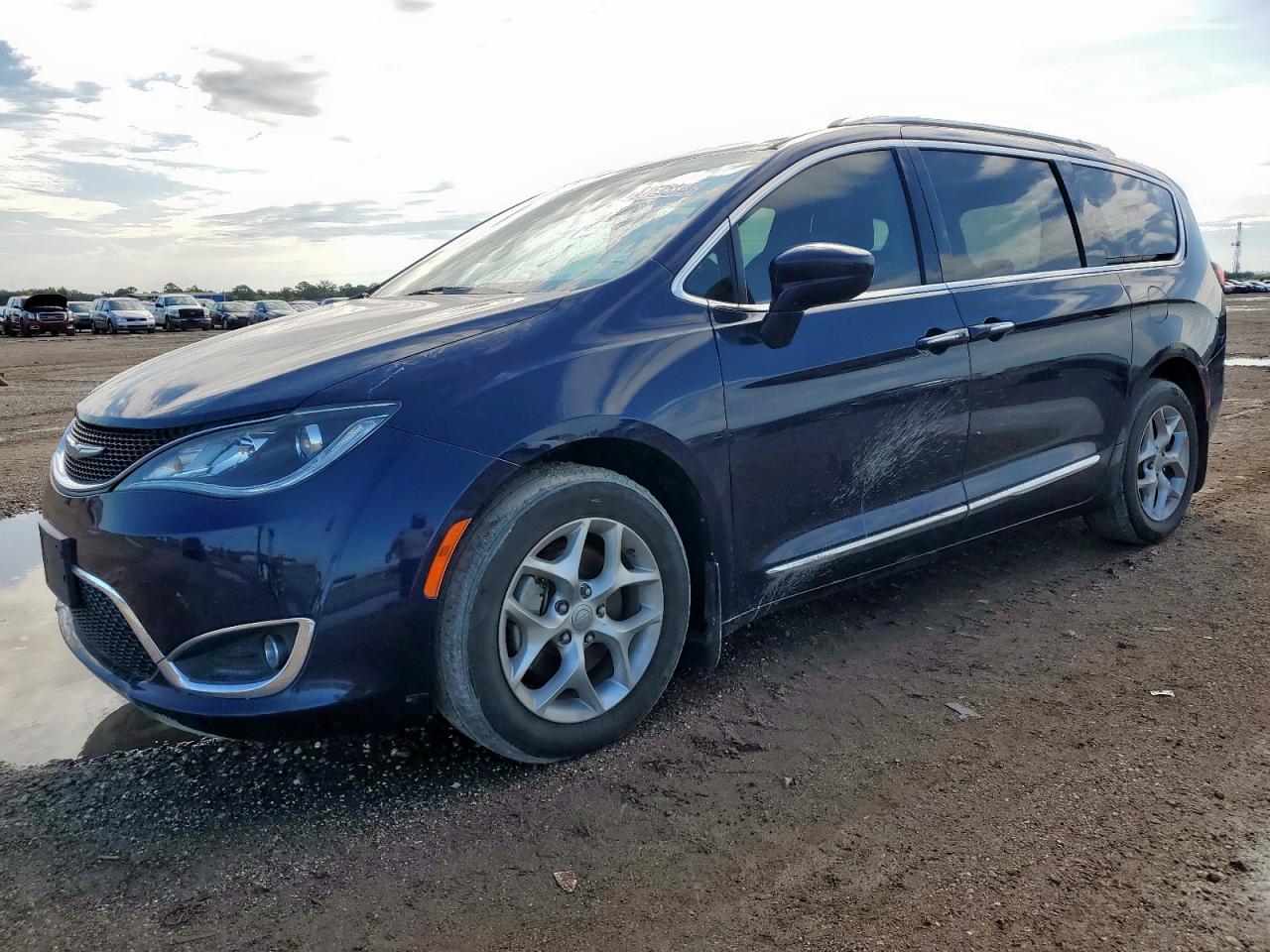 CHRYSLER PACIFICA TOURING L