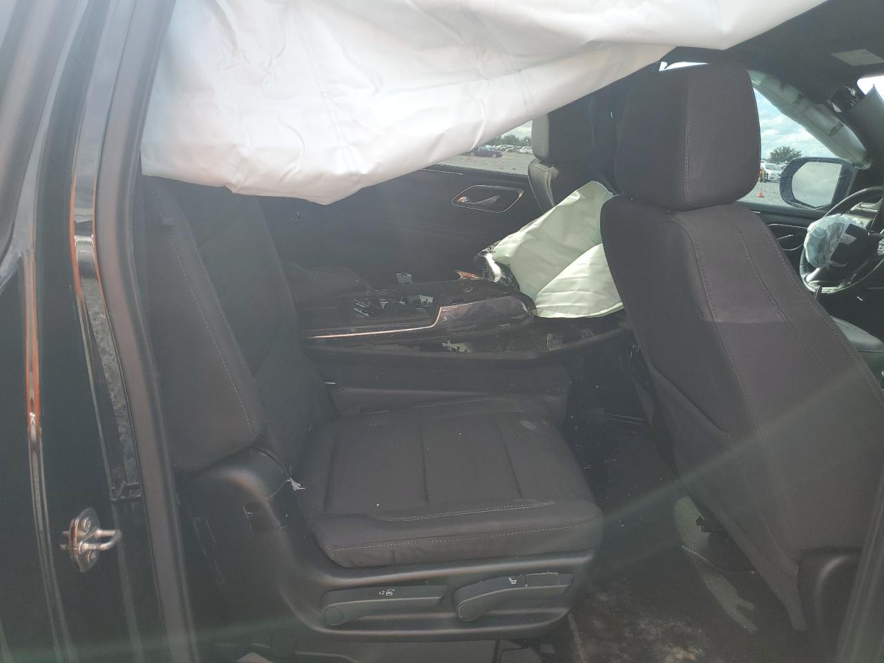 CHEVROLET SUBURBAN C1500 LS