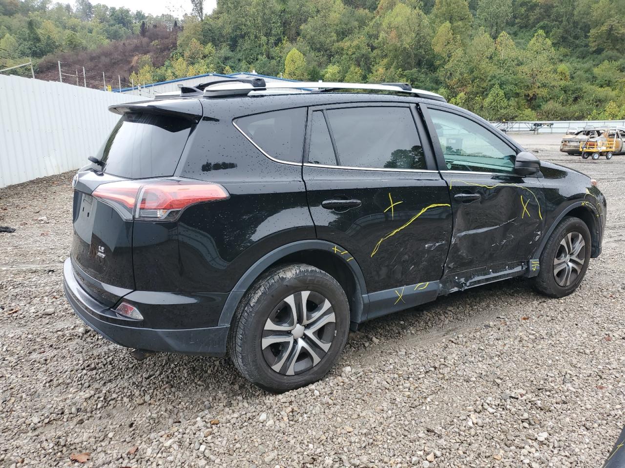 TOYOTA RAV4 LE