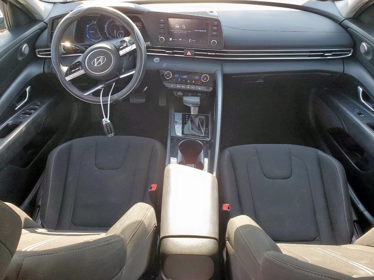 HYUNDAI ELANTRA BLUE