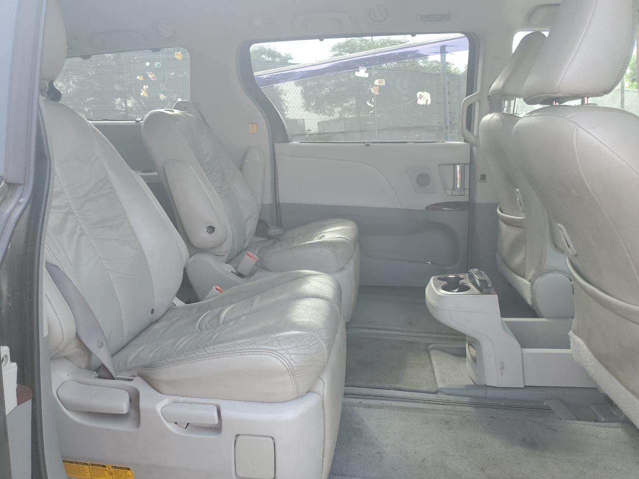 Lot #3319230705 2011 TOYOTA SIENNA XLE