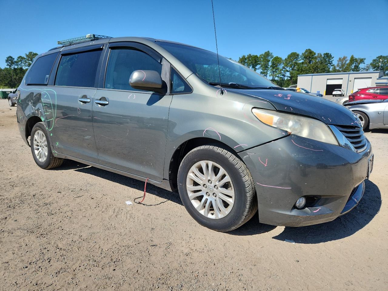 TOYOTA SIENNA XLE