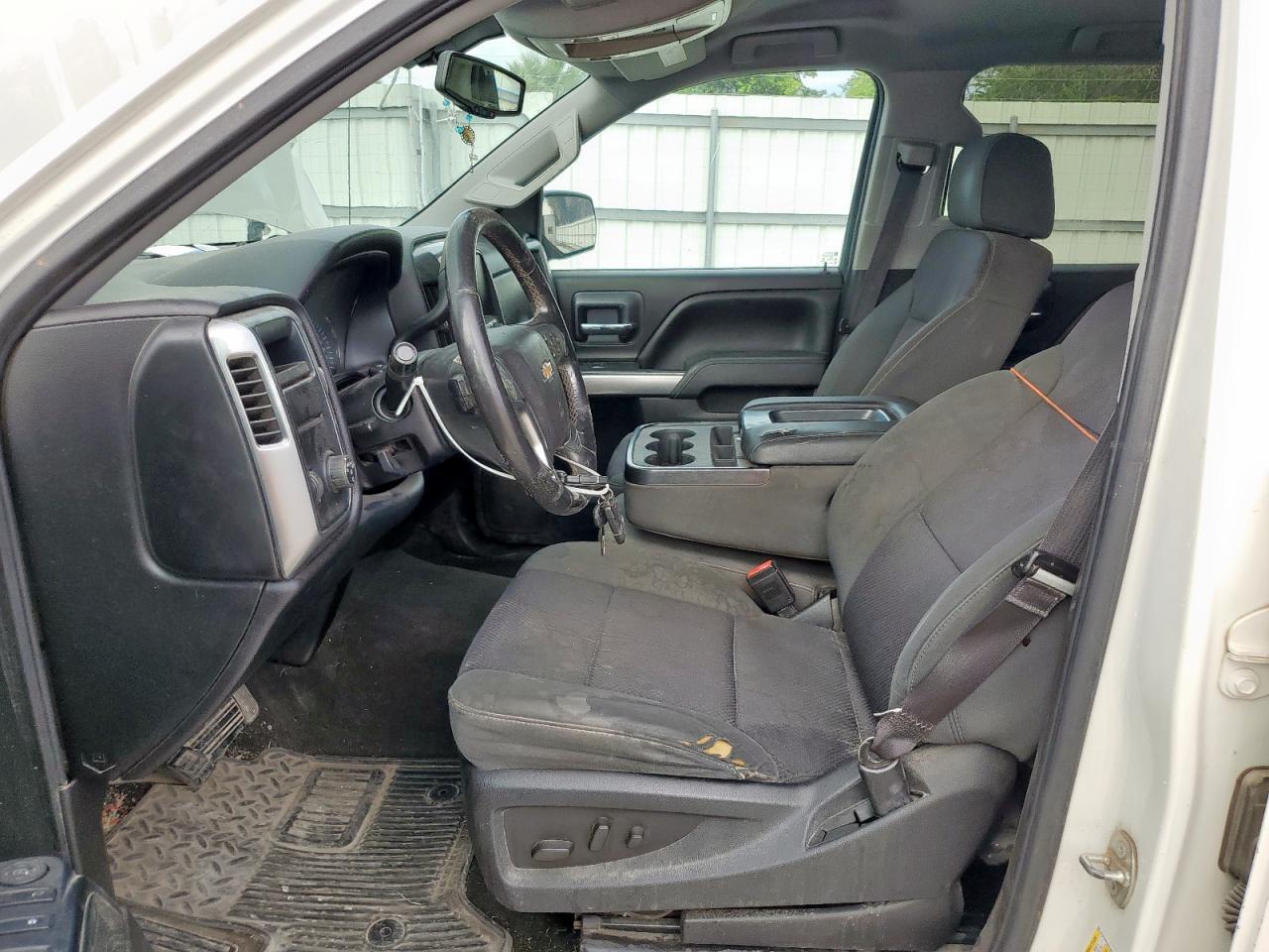 CHEVROLET SILVERADO C1500 LT