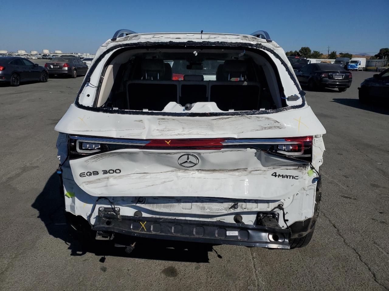 MERCEDES-BENZ EQB 300 4MATIC