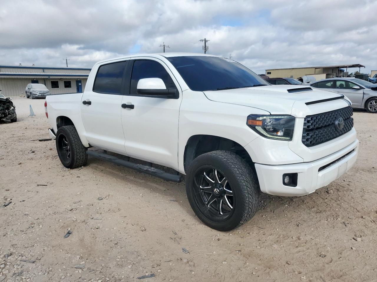 TOYOTA TUNDRA CREWMAX SR5