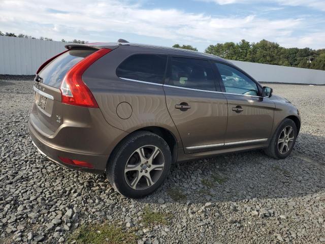 2015 VOLVO XC60 T6 PR YV4902RB1F2581929