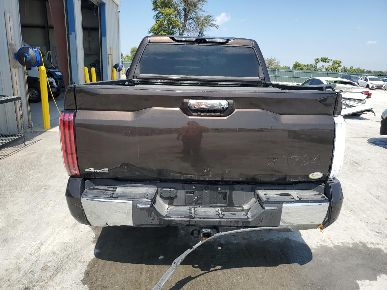 TOYOTA TUNDRA CREWMAX PLATINUM