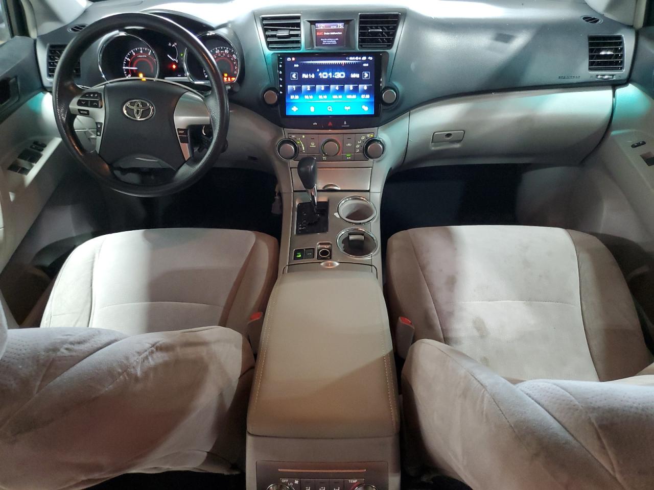 TOYOTA HIGHLANDER BASE