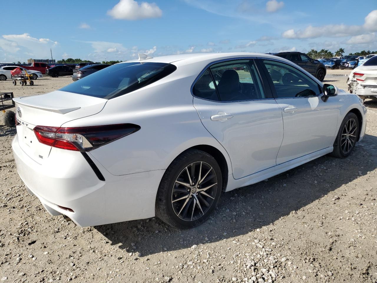 TOYOTA CAMRY SE NIGHT SHADE