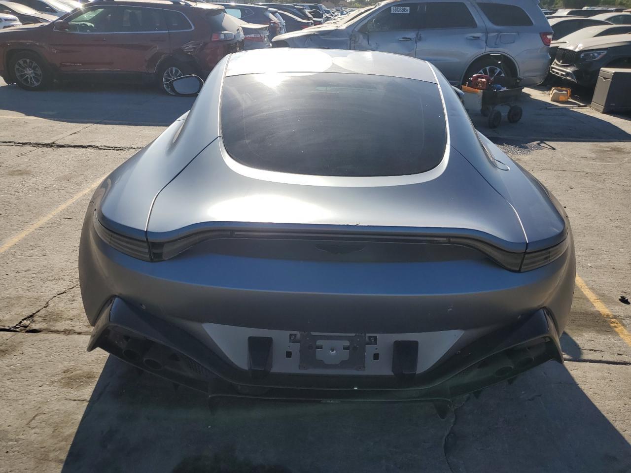 ASTON MARTIN VANTAGE