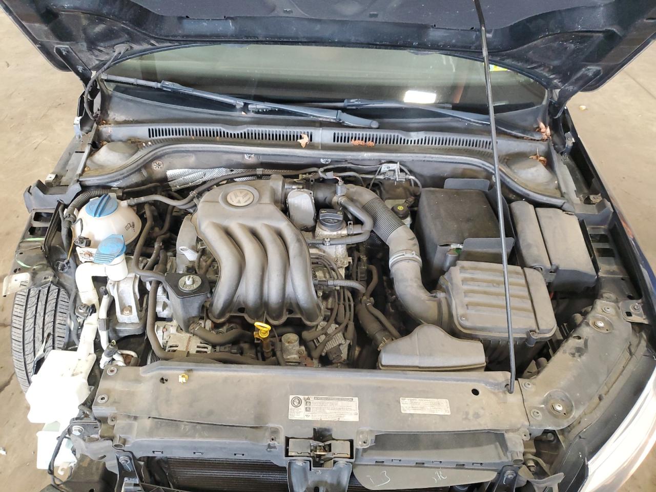 VOLKSWAGEN JETTA BASE