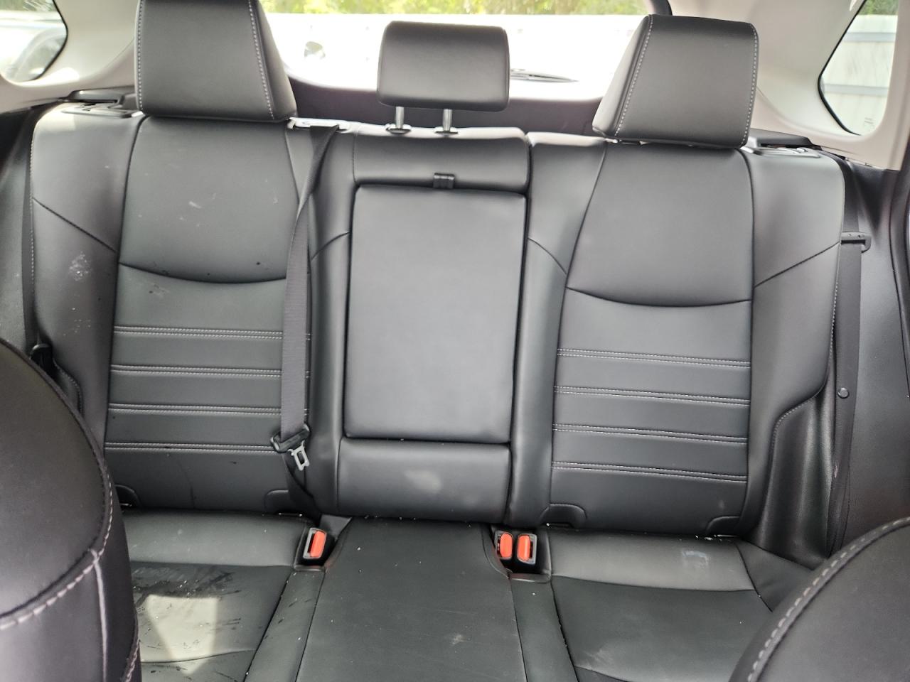 TOYOTA RAV4 XLE PREMIUM