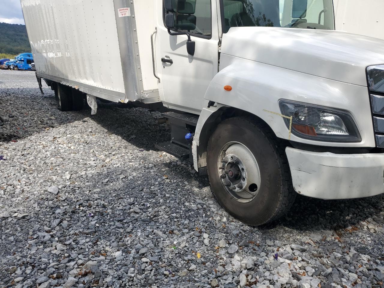 Lot #3240787150 2025 HINO HINO L6