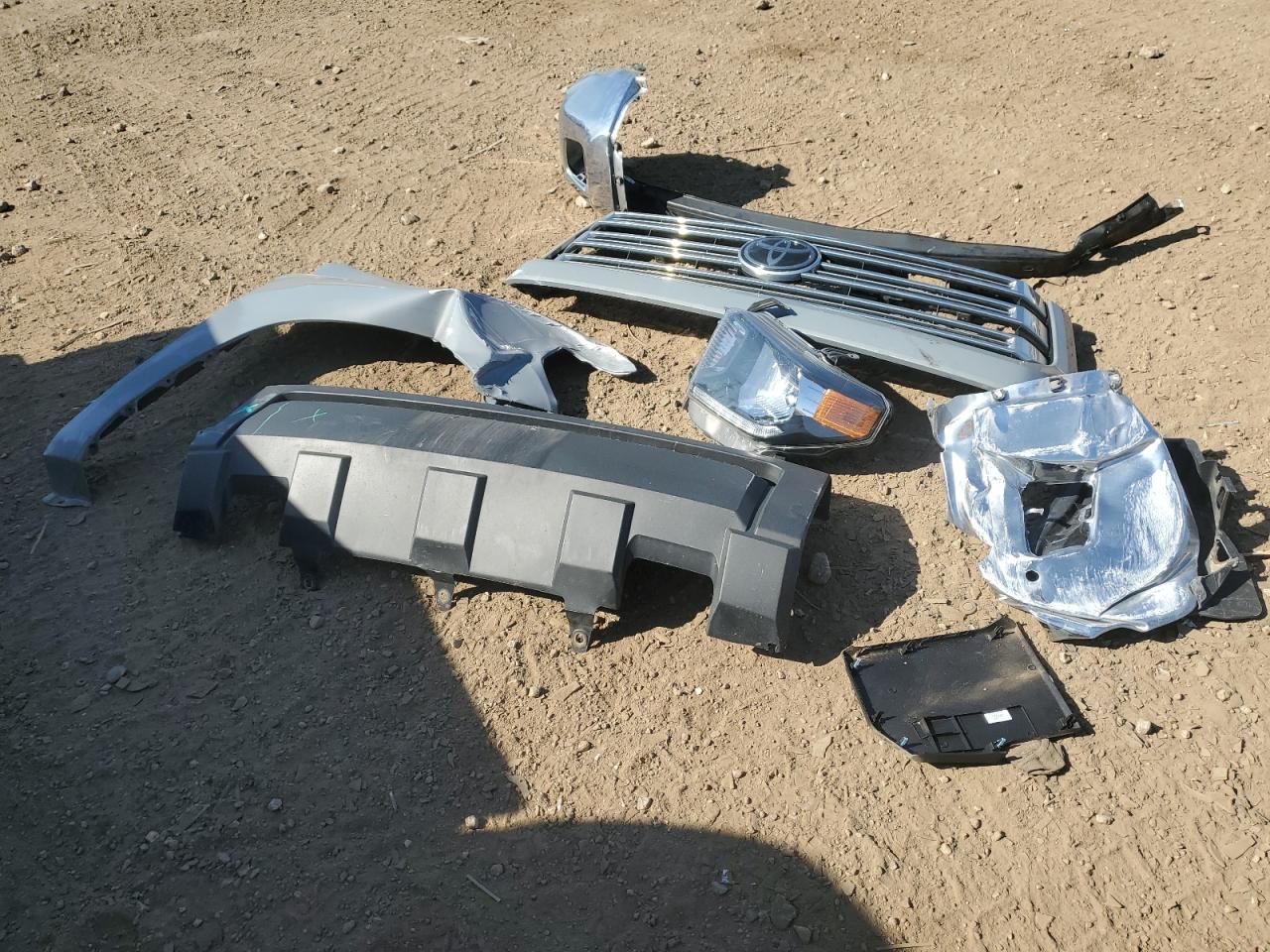 TOYOTA TUNDRA CREWMAX SR5