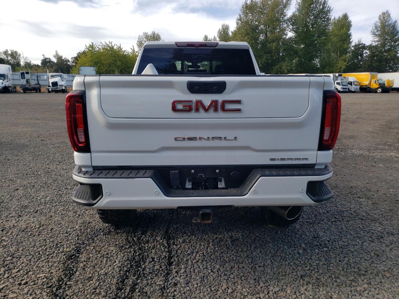 GMC SIERRA K2500 DENALI