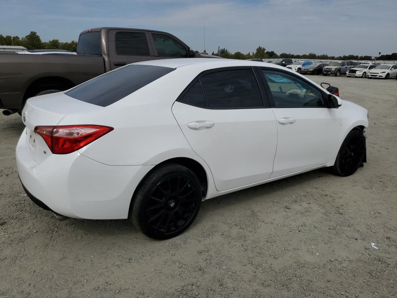 Lot #3316141217 2018 TOYOTA COROLLA L